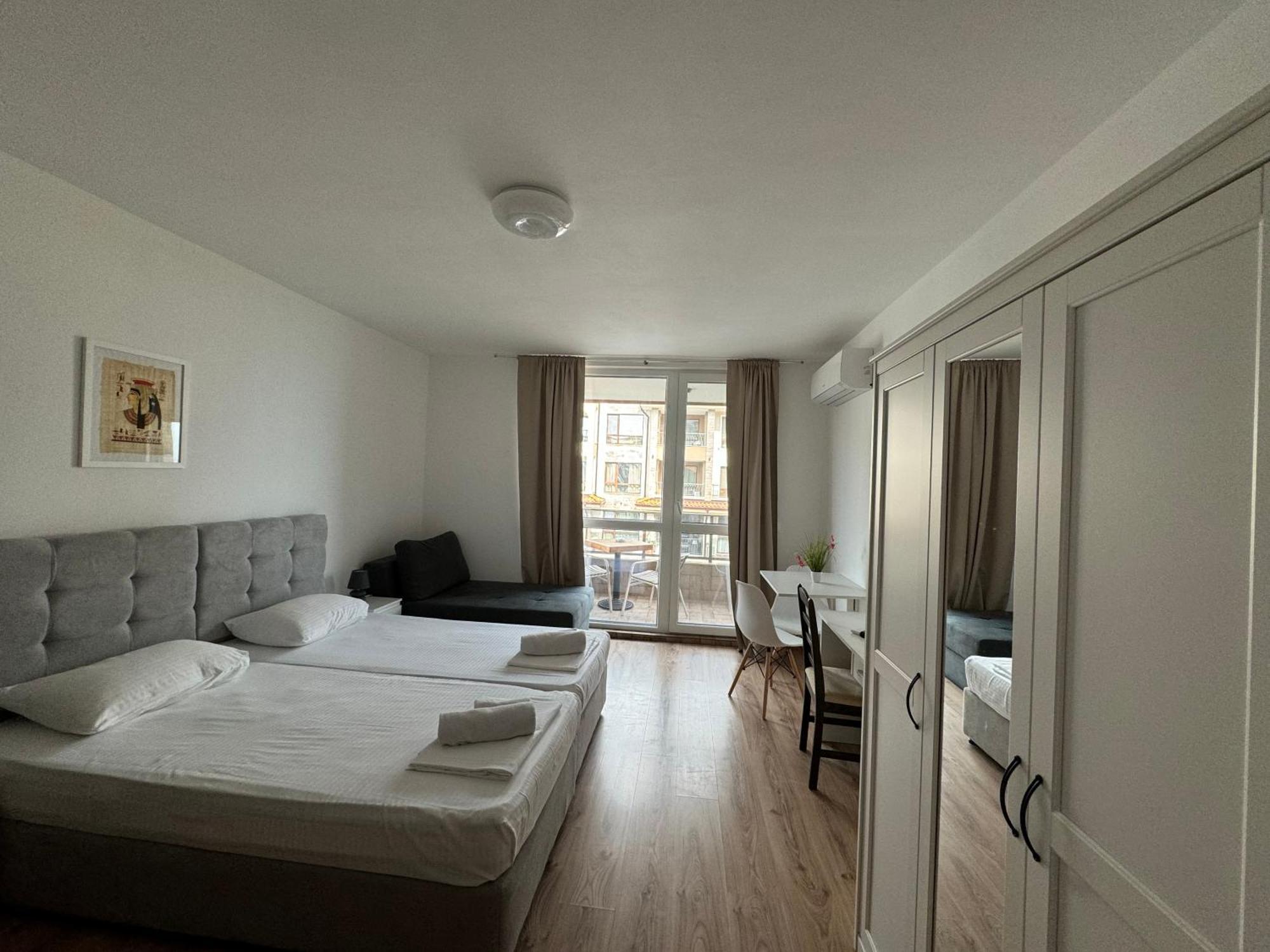 Апартаменти За Гости "Екатерина" Guest Apartments "Ekaterina" Burgaz Dış mekan fotoğraf